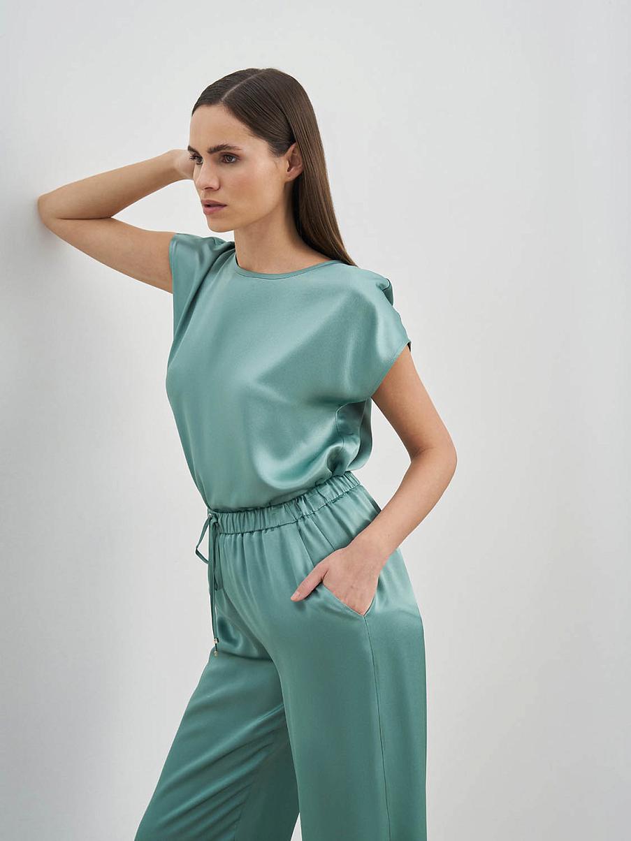 Атласные брюки свободного кроя