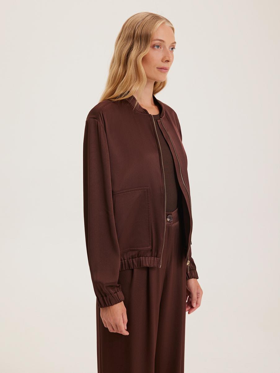 Атласный бомбер на молнии