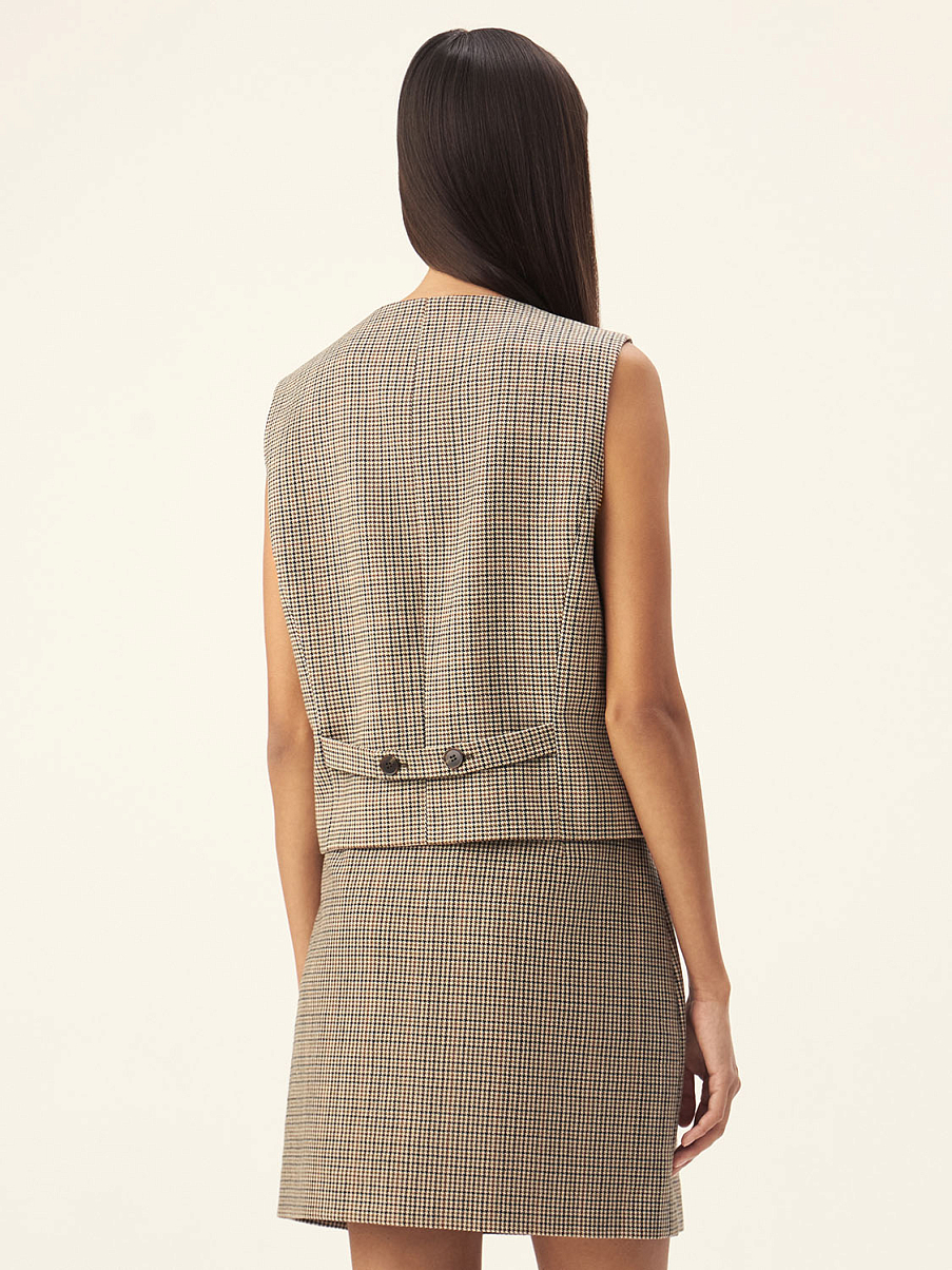 Костюмная жилетка