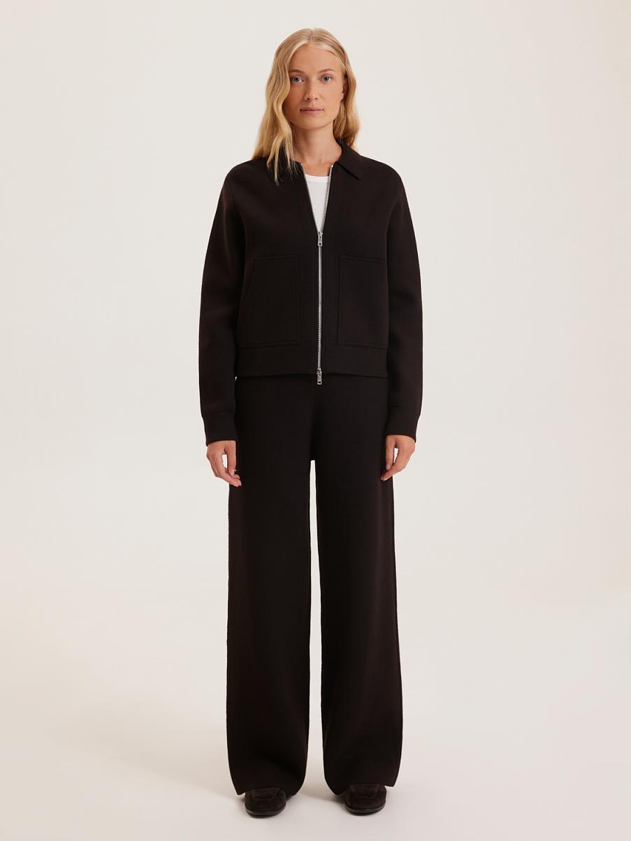 Трикотажные брюки свободного кроя