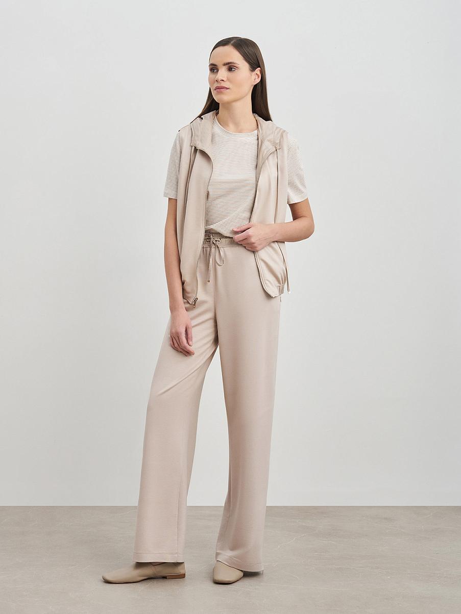 Жилетка на молнии с капюшоном