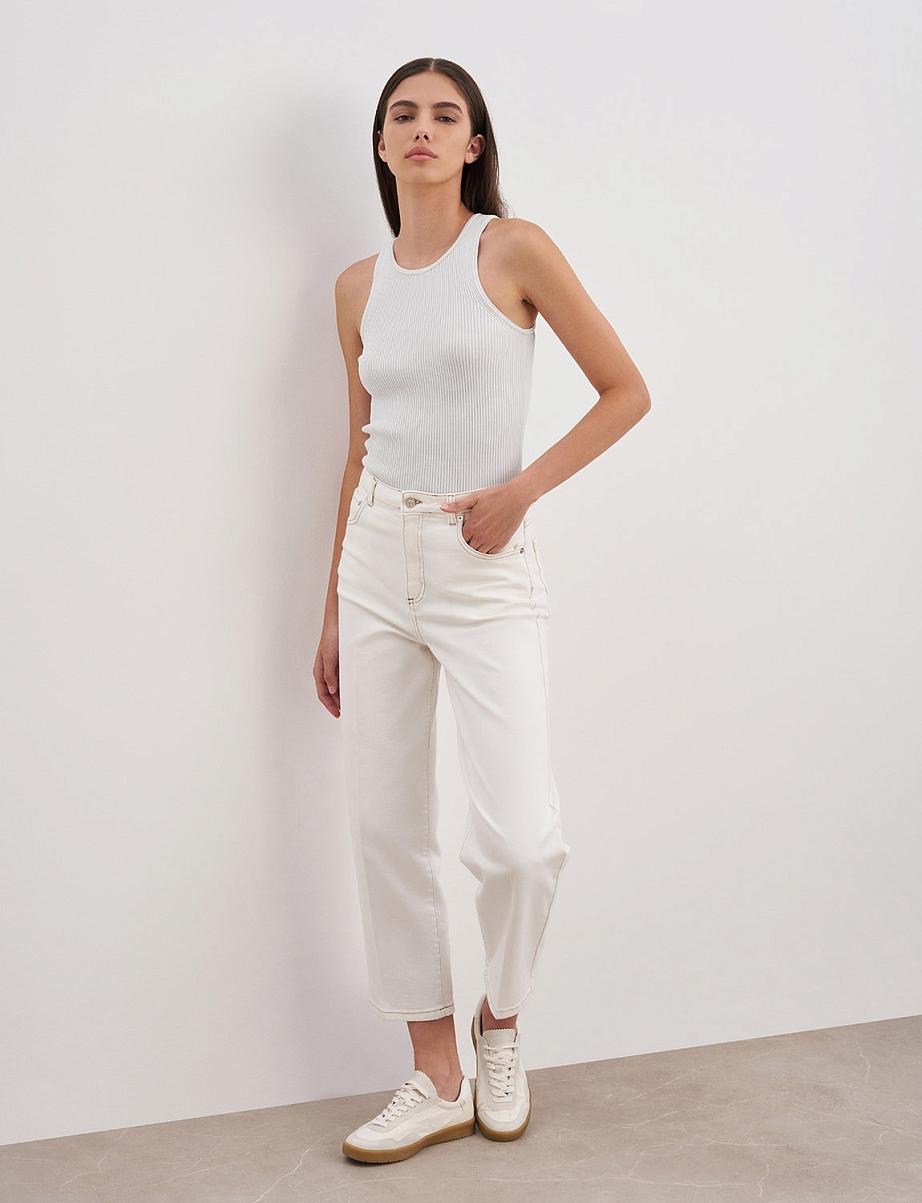 Укороченные джинсы со стрелками