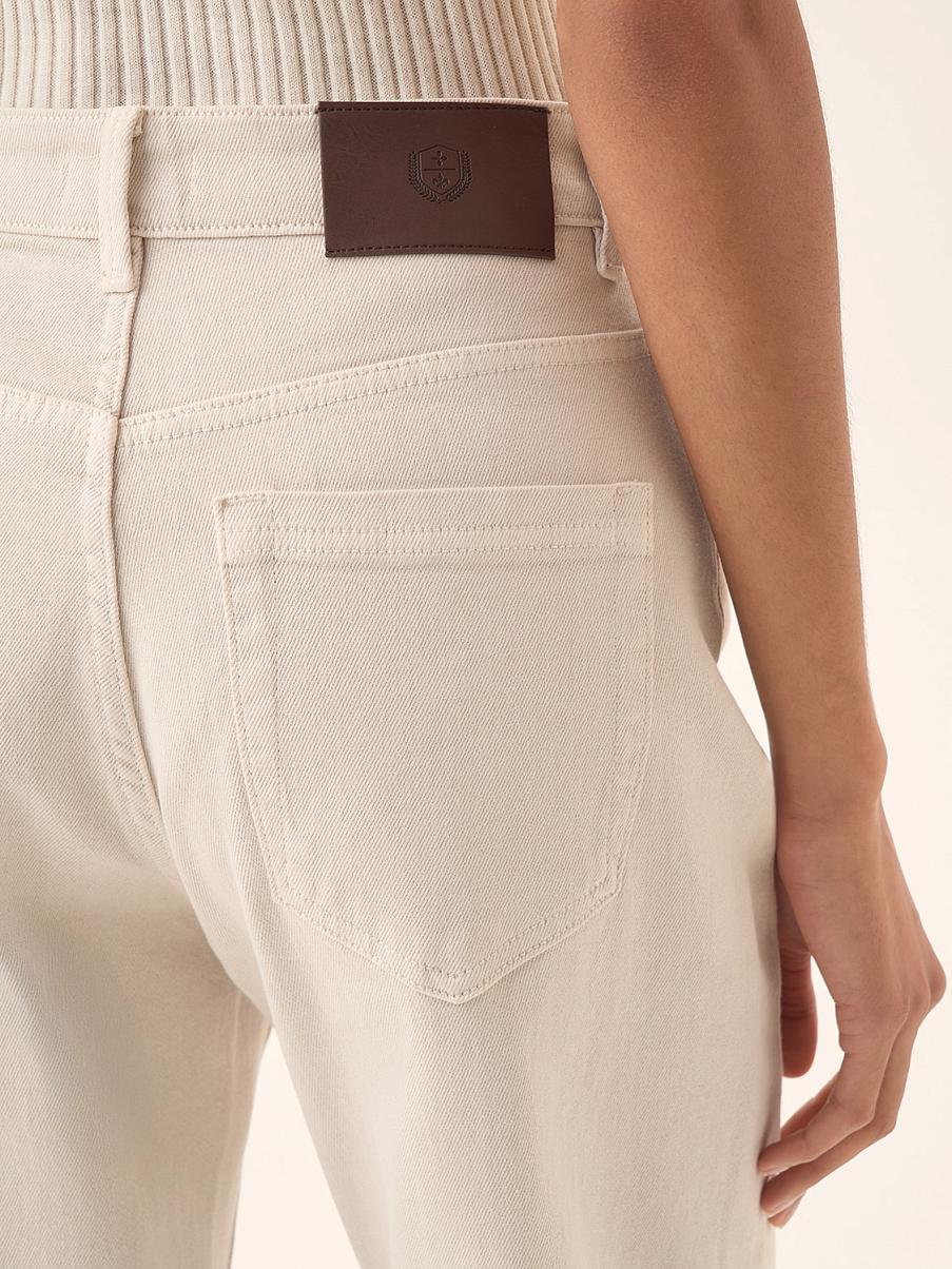 Прямые джинсы со средней посадкой