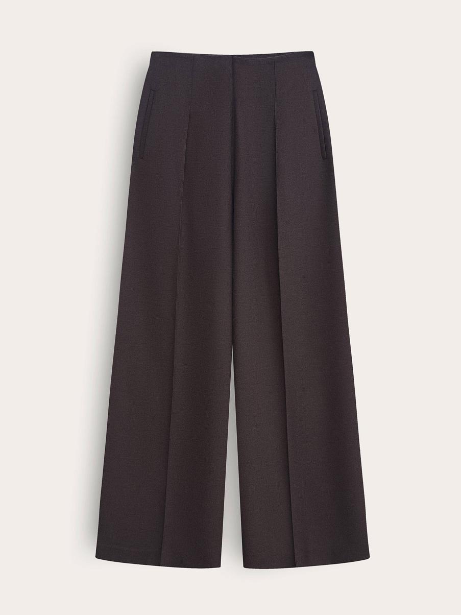 Брюки свободного кроя со стрелками