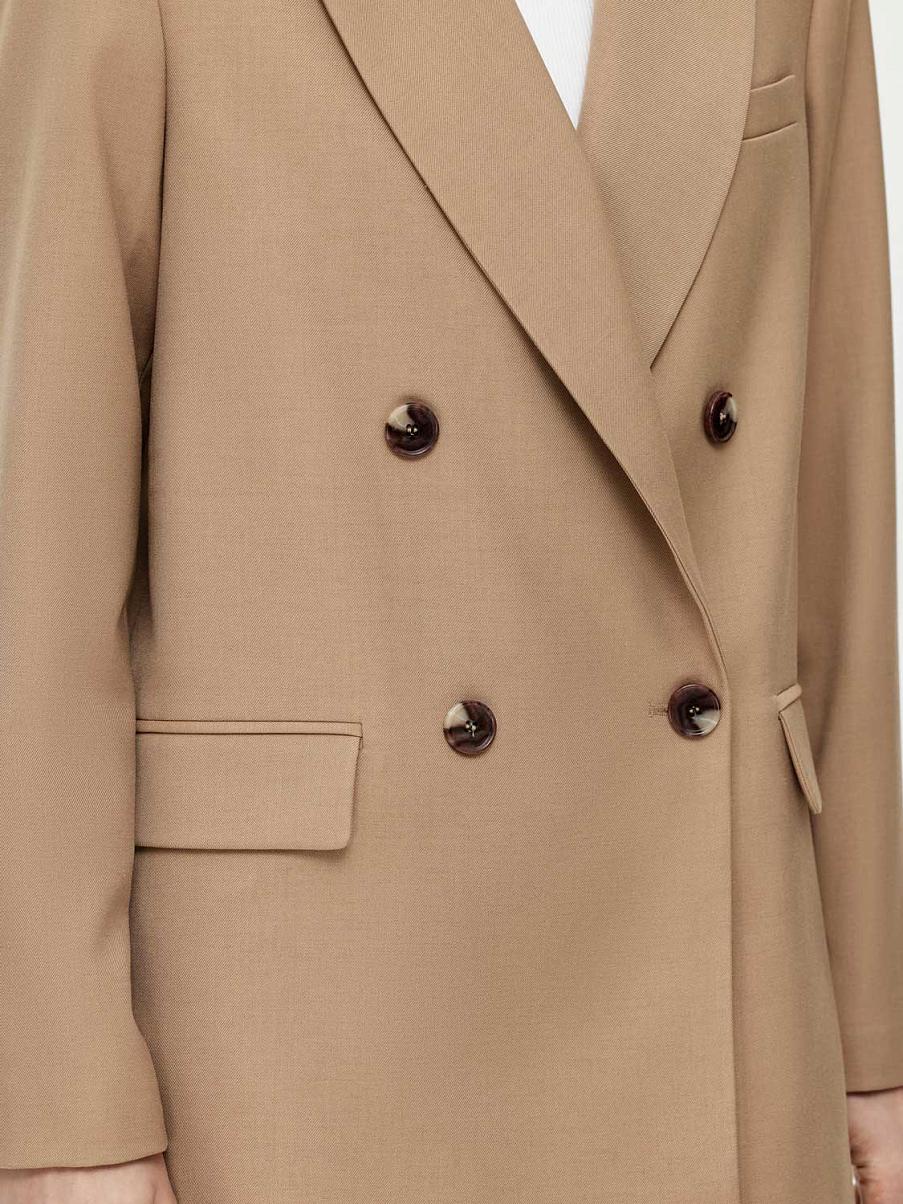 Двубортный жакет прямого кроя