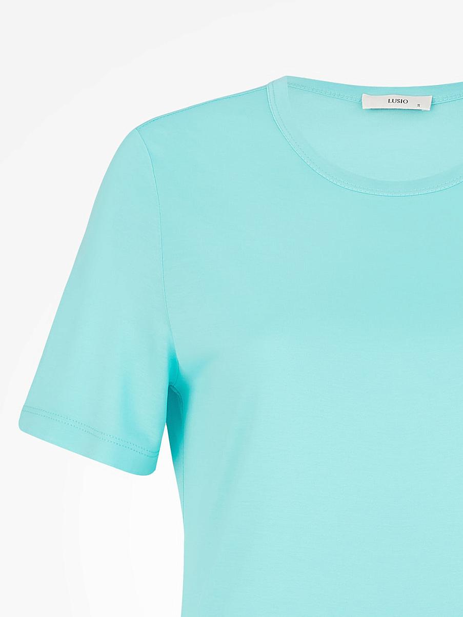 Футболка полуприталенного кроя