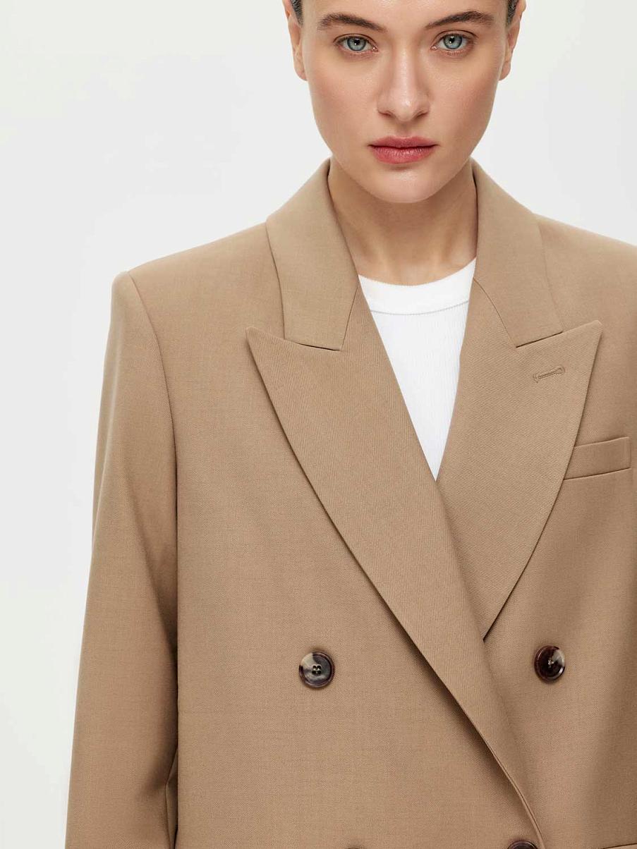 Двубортный жакет прямого кроя