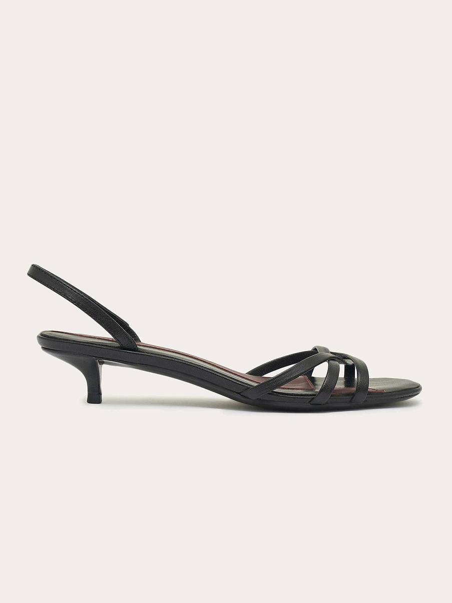 Босоножки из кожи