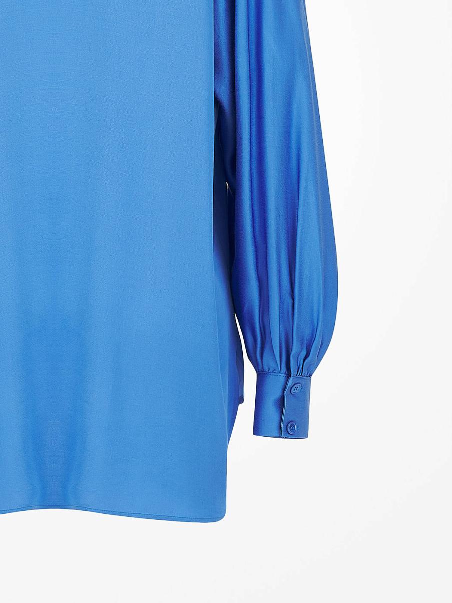 Атласная рубашка свободного кроя