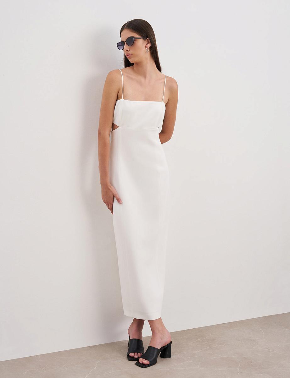 Облегающее платье на бретелях с разрезом