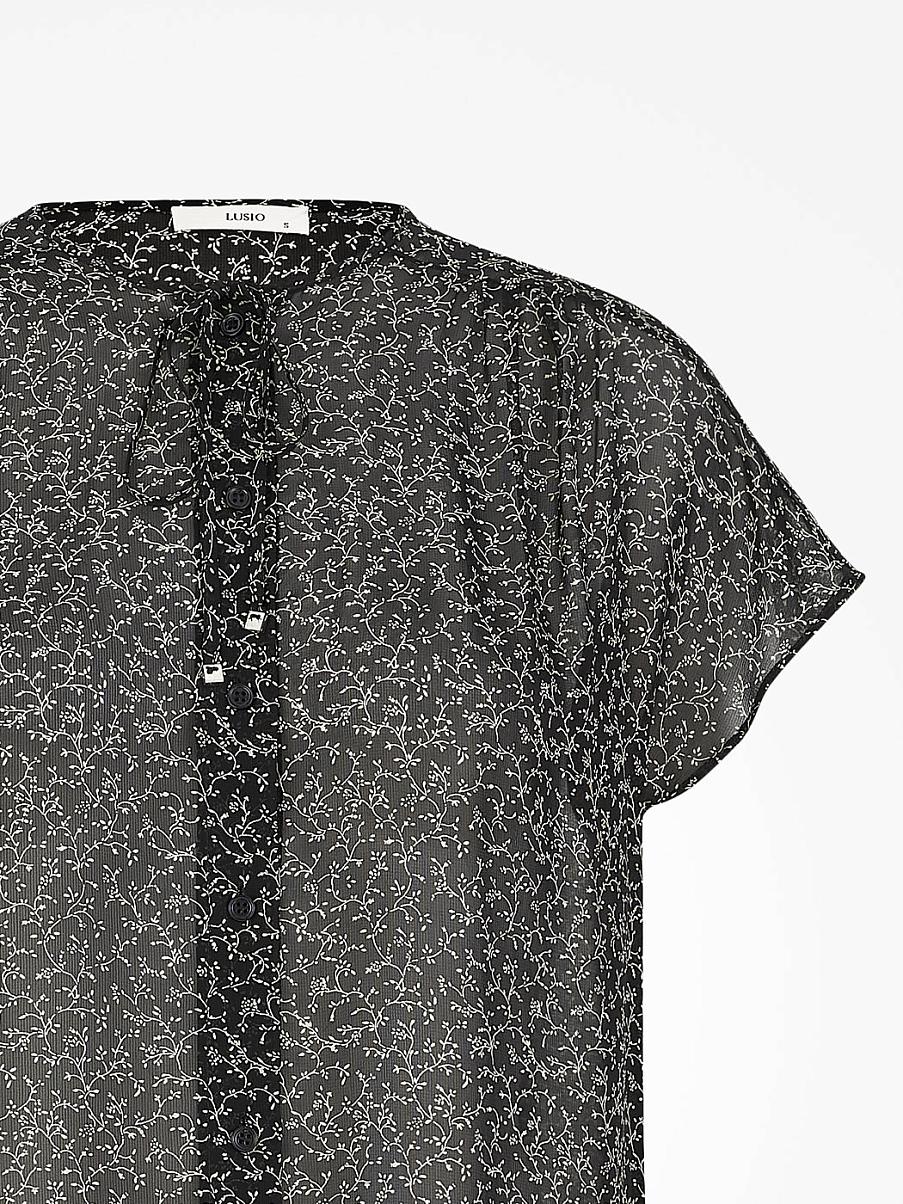 Блуза с коротким рукавом и цветочным узором