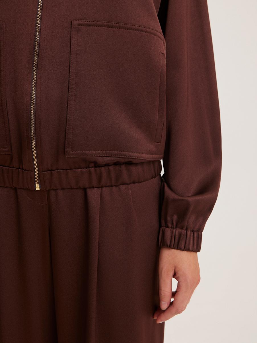 Атласный бомбер на молнии