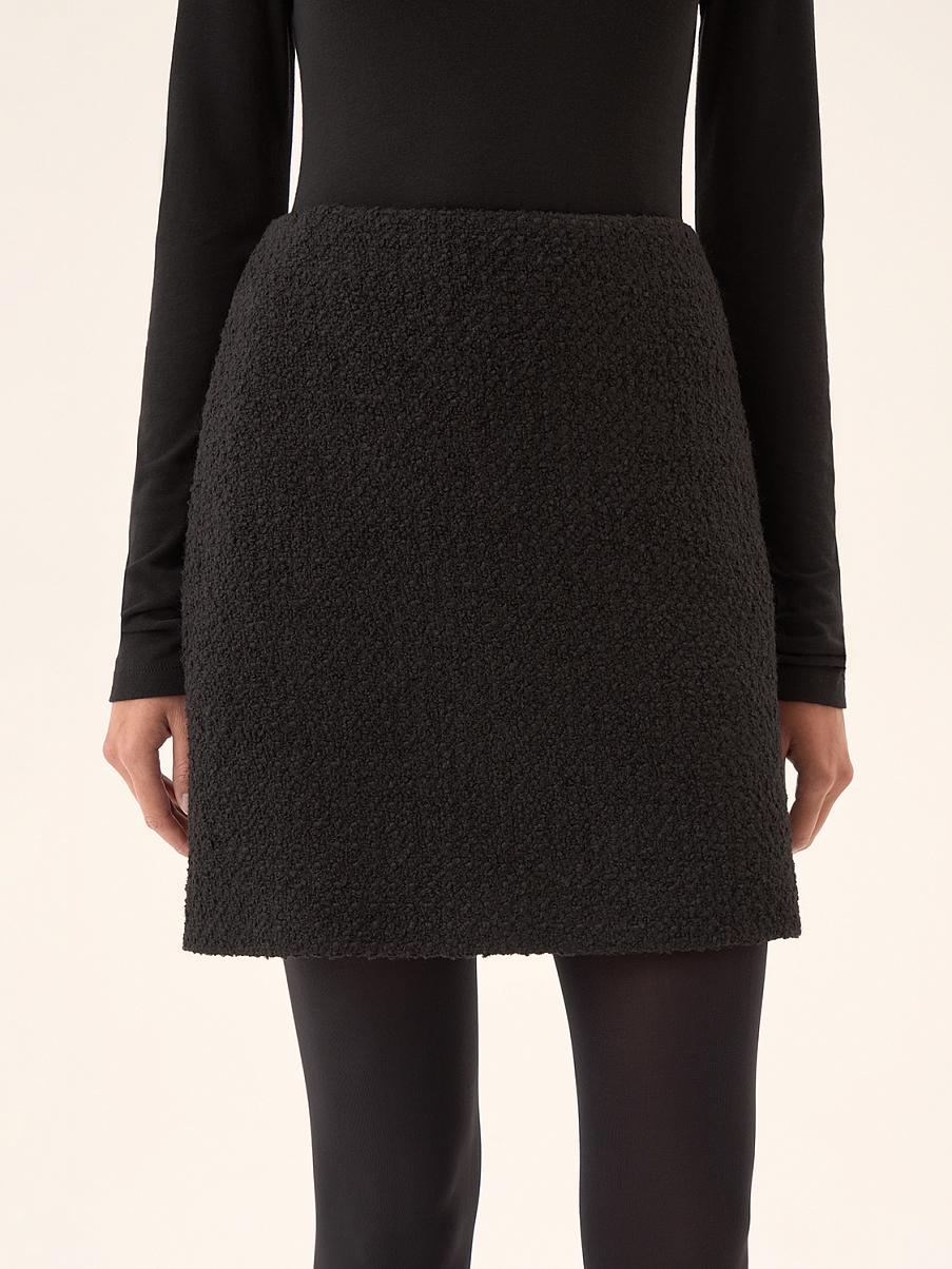 Юбка мини из ткани букле