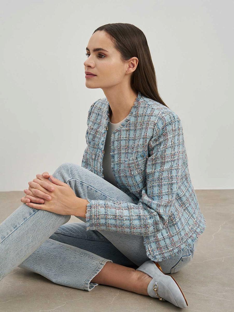 Укороченный приталенный жакет