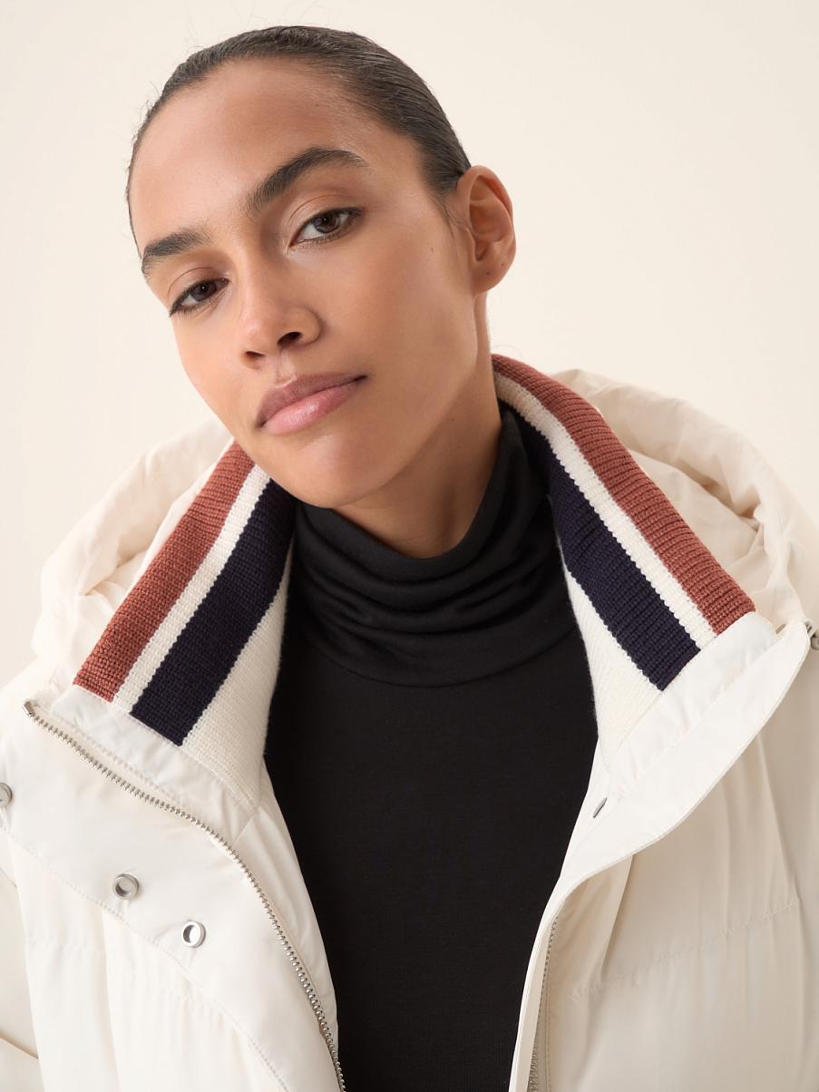 Куртка с контрастной отделкой на воротнике и манжетах