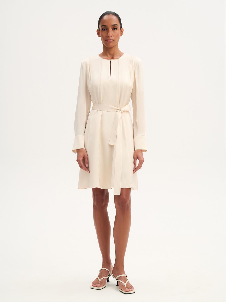 Платье из шелка