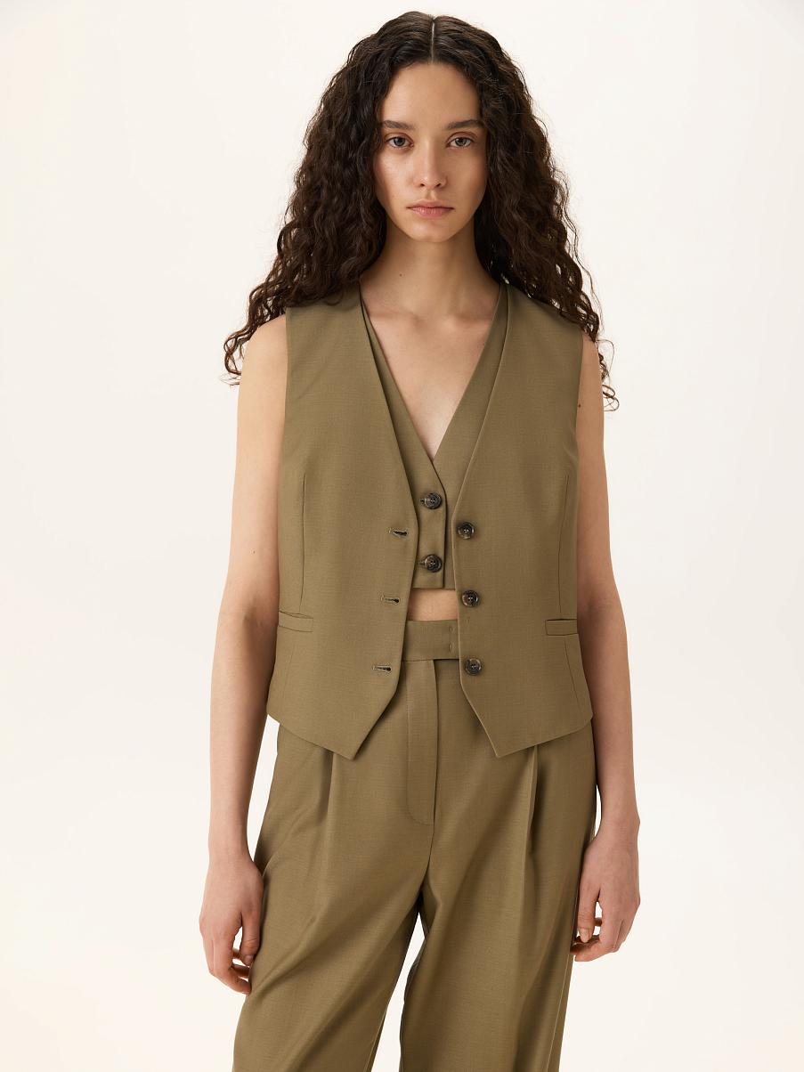 Костюмная жилетка