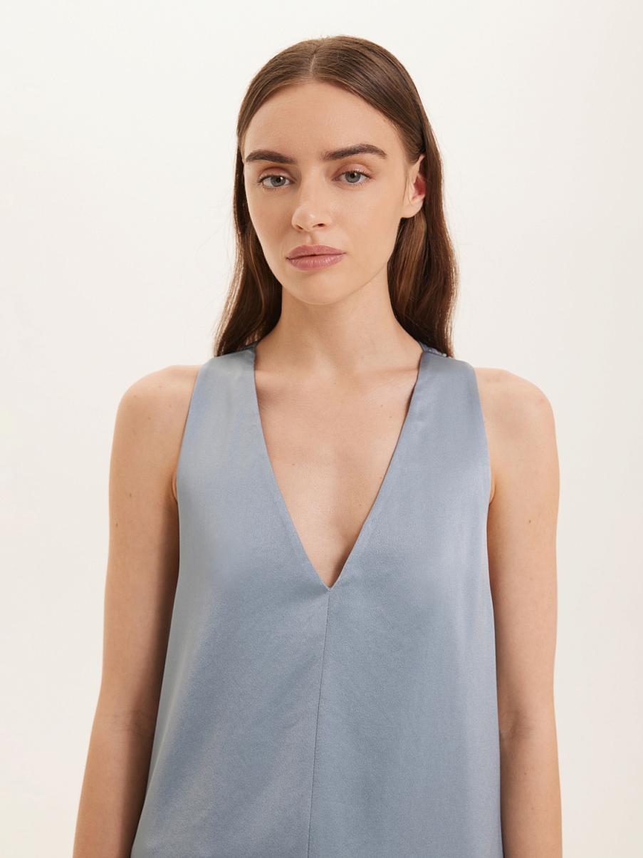 Атласный топ с V-образным вырезом