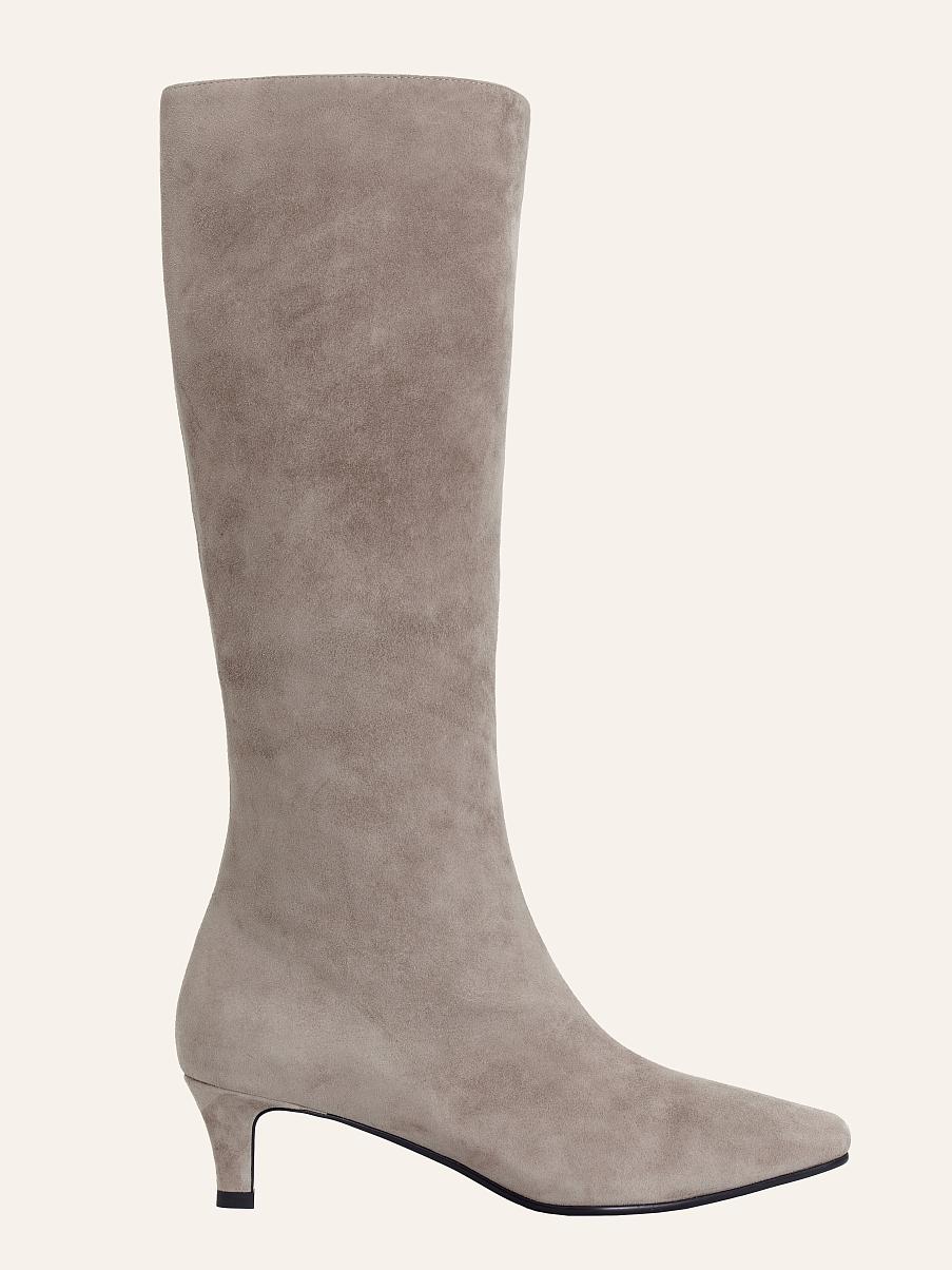 Сапоги из замши