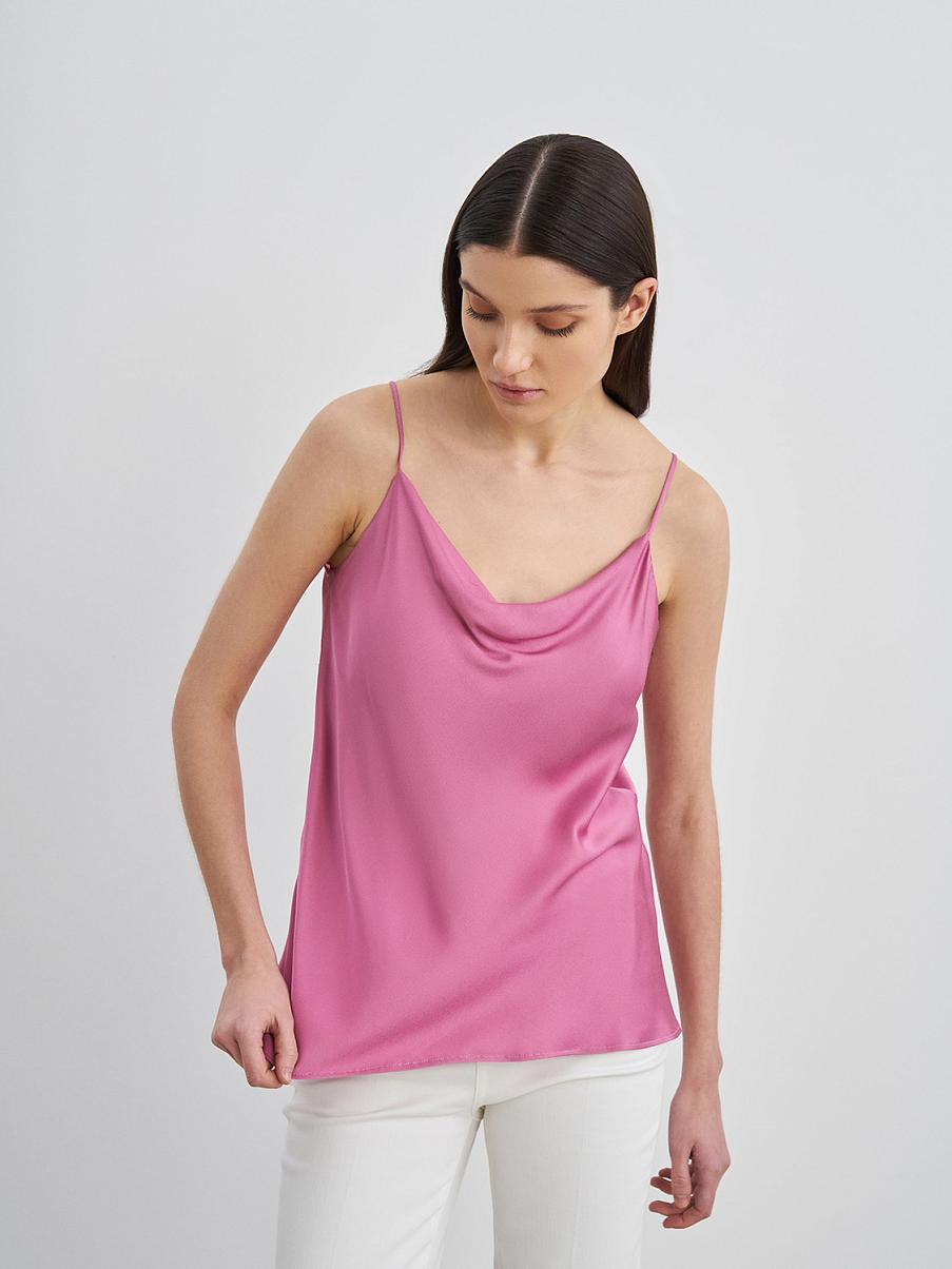 Атласный топ на тонких бретелях