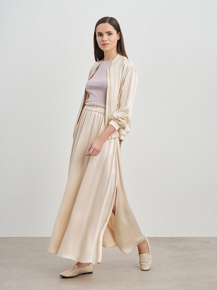 Атласная юбка макси с разрезом