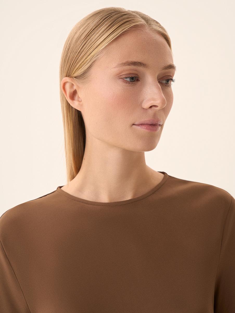 Облегающее платье из шелка