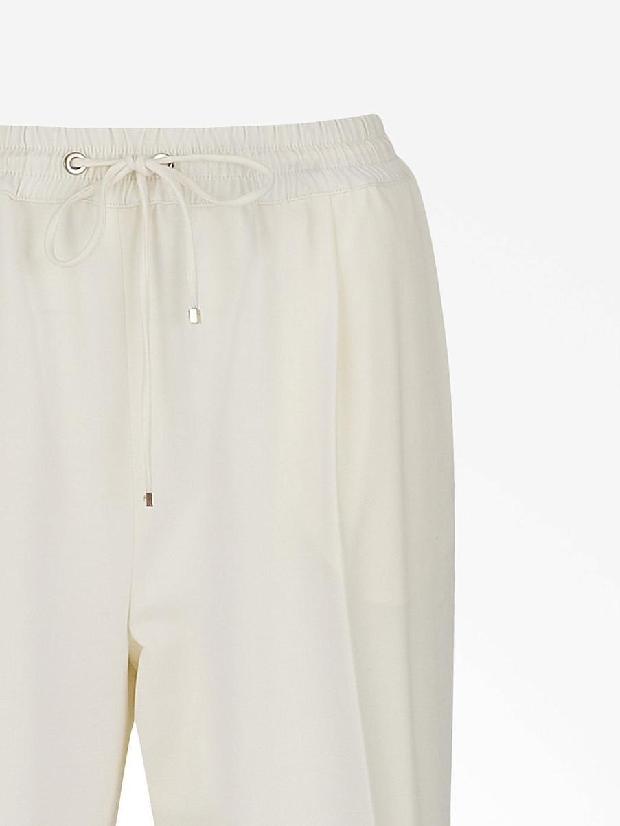 Прямые брюки на резинке со стрелками