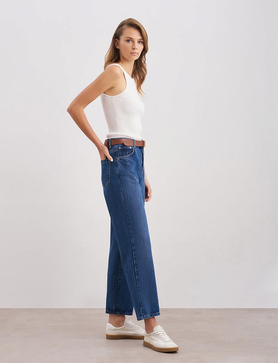 Прямые укороченные джинсы