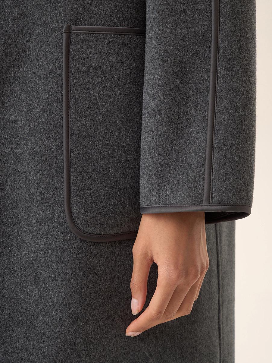 Пальто двухслойное с капюшоном