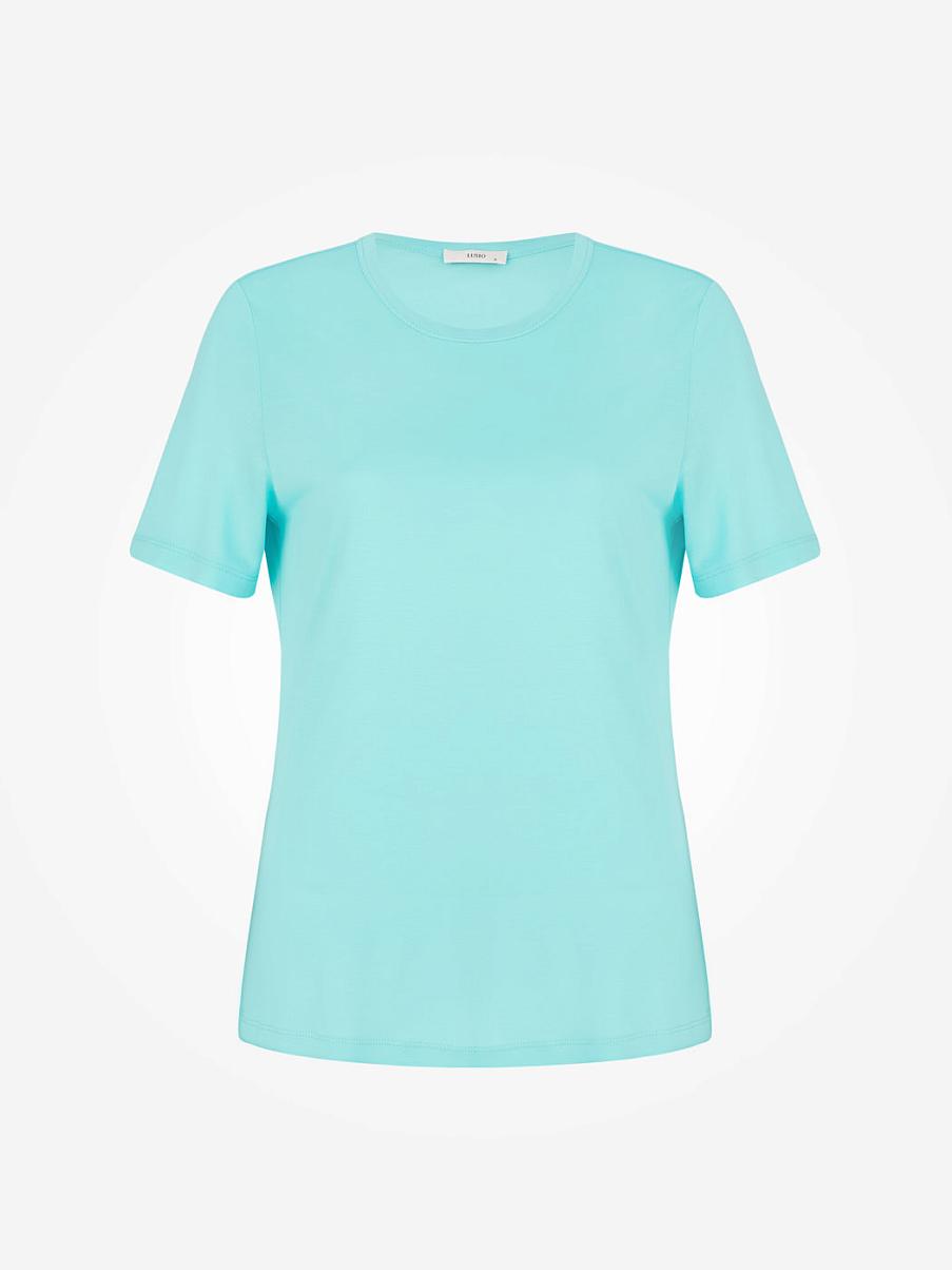 Футболка полуприталенного кроя