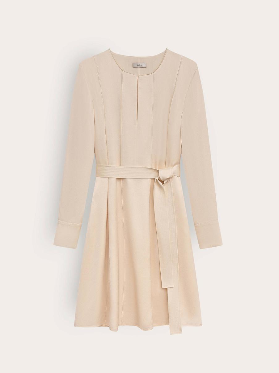 Платье из шелка