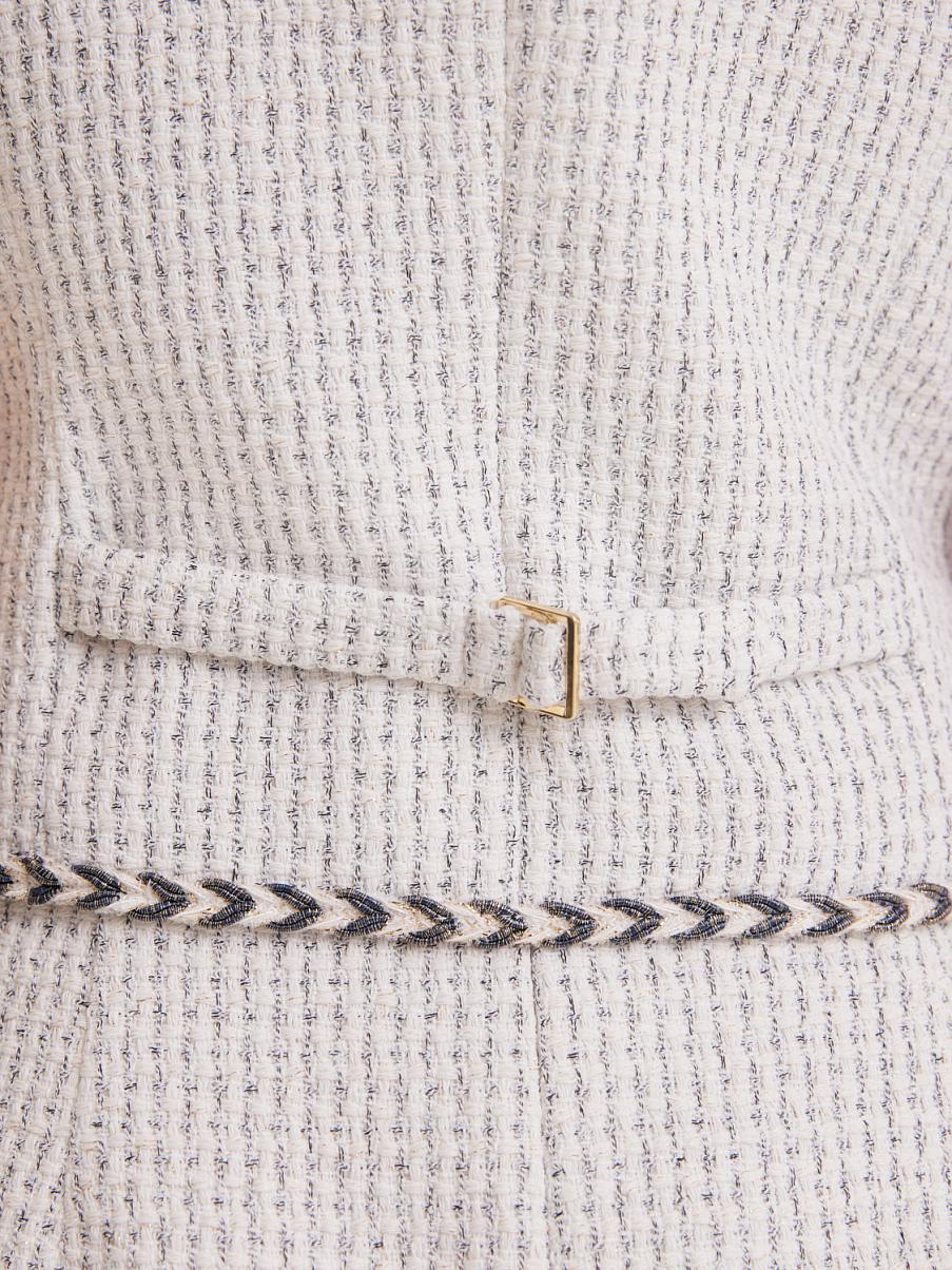 Костюмная жилетка из букле