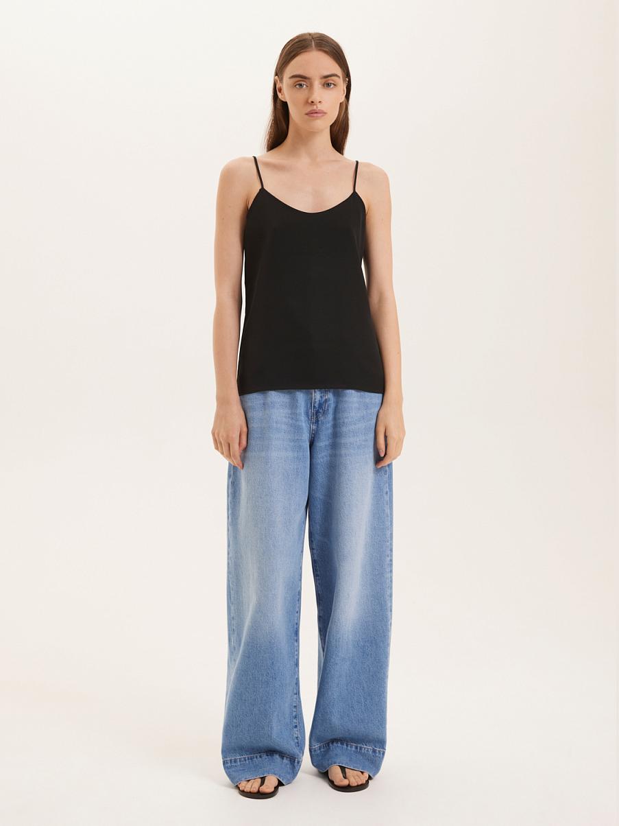 Атласный топ в бельевом стиле