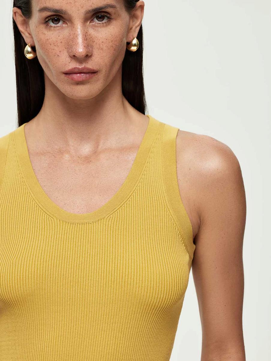 Топ в рубчик с шелком