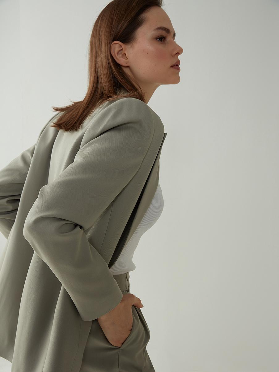 Однобортный жакет с поясом