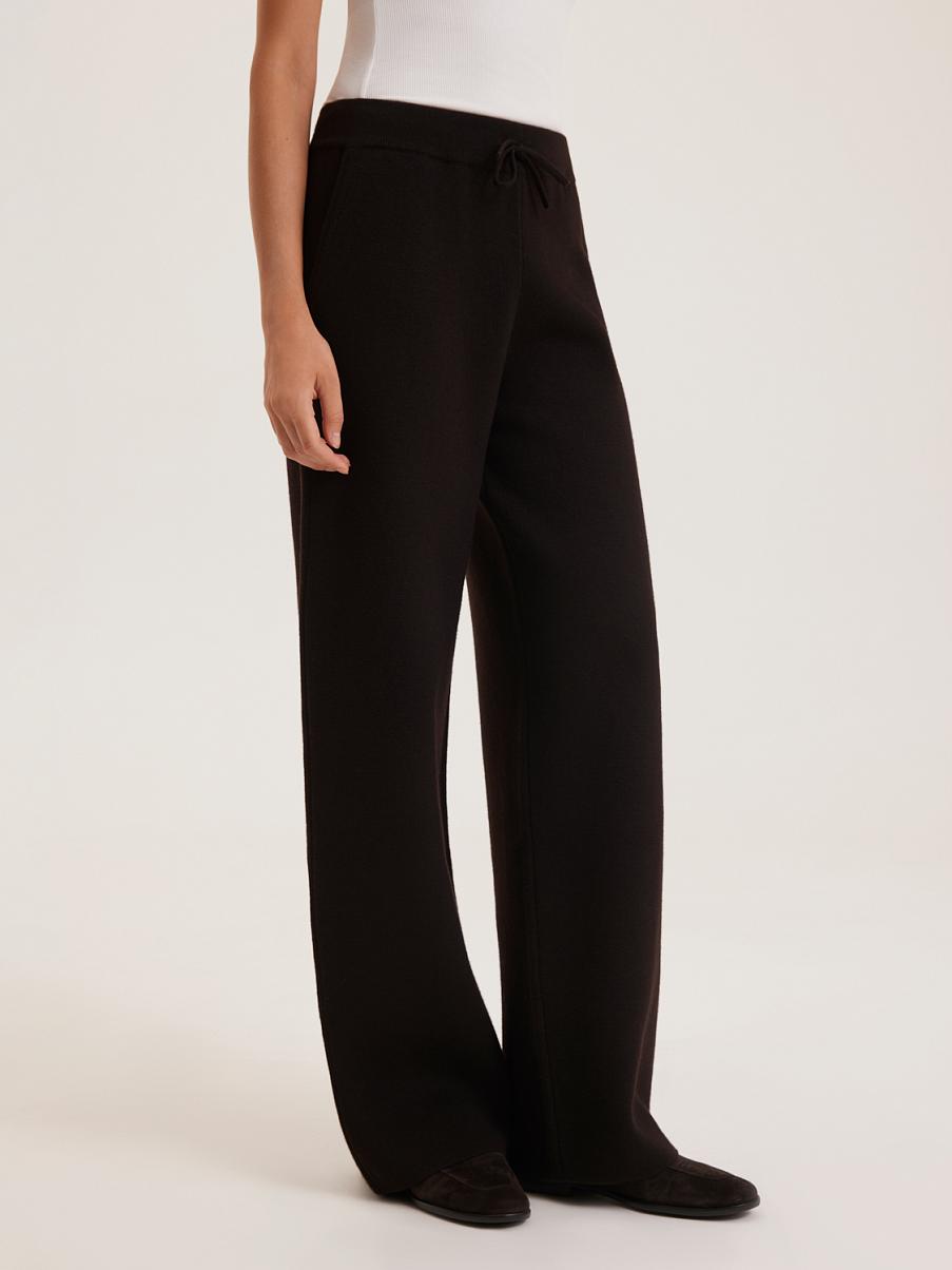 Трикотажные брюки свободного кроя