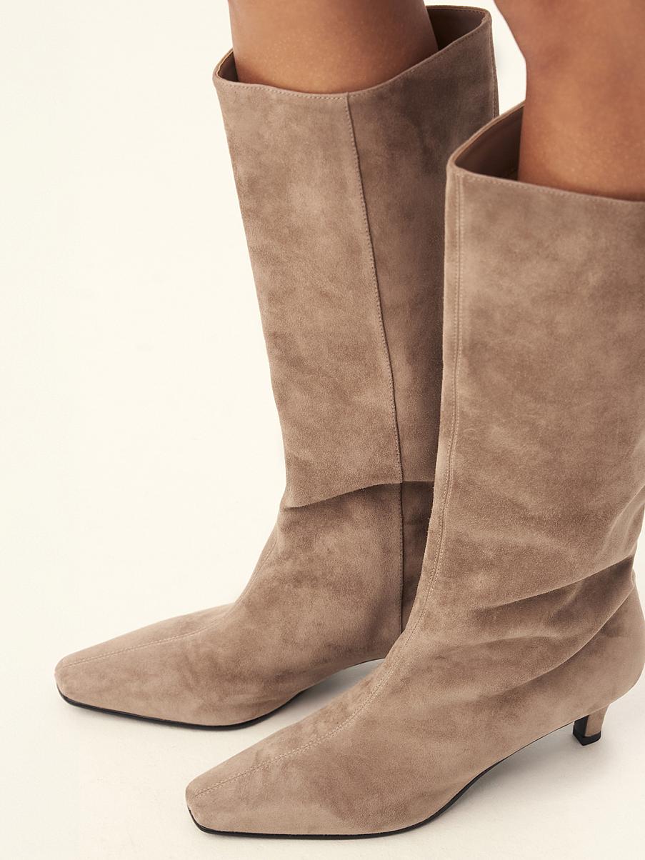 Сапоги из замши