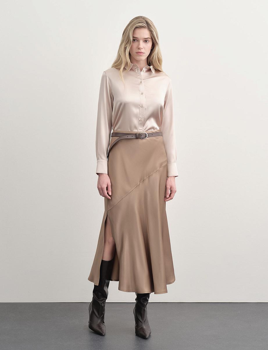 Атласная юбка миди с боковым разрезом