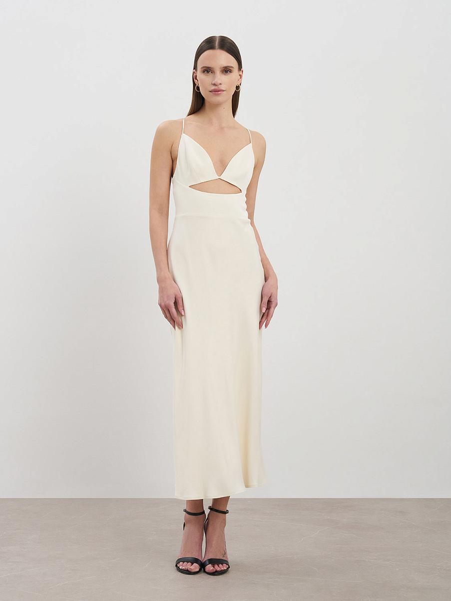 Платье-комбинация с открытой спиной