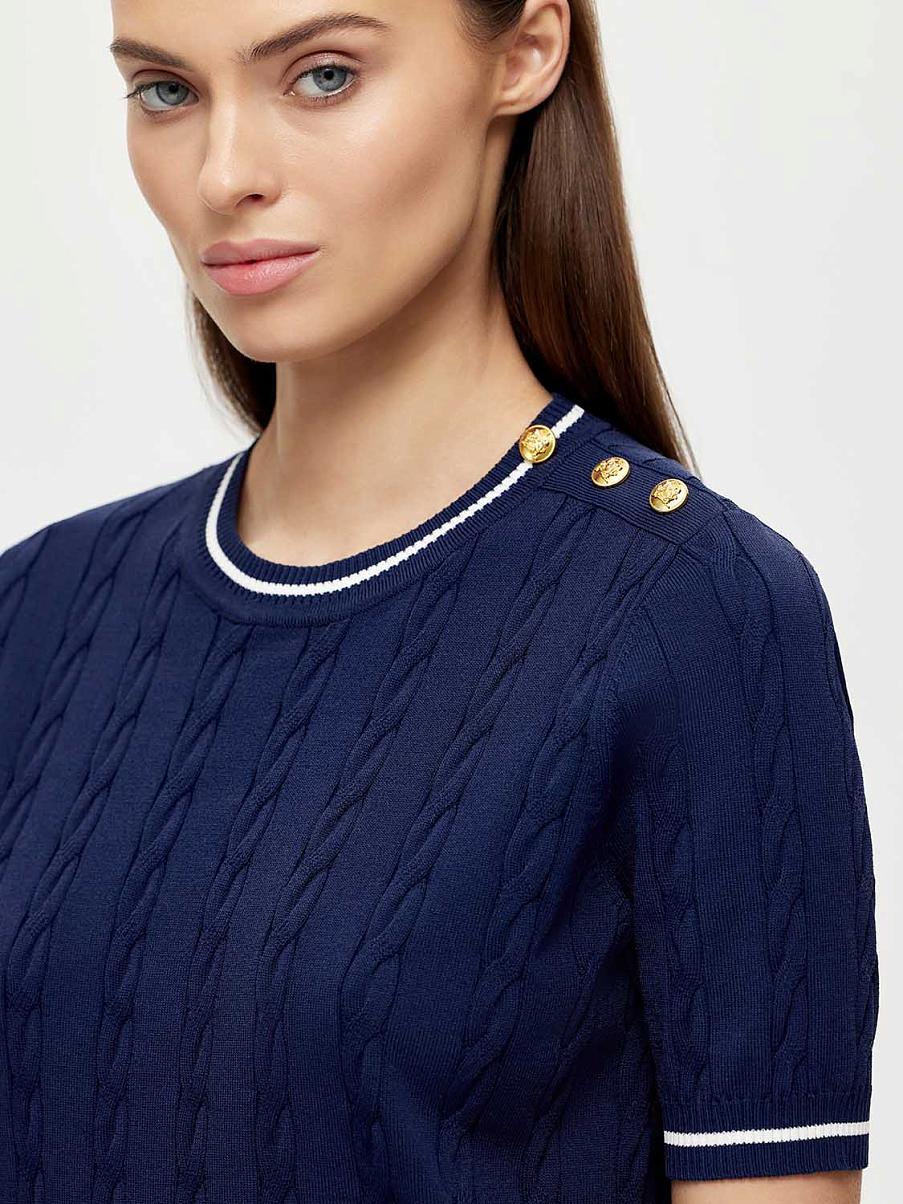 Трикотажная блуза с косами