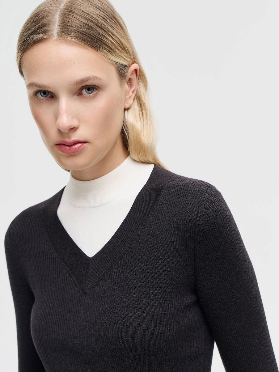 Джемпер с V-вырезом из мериноса