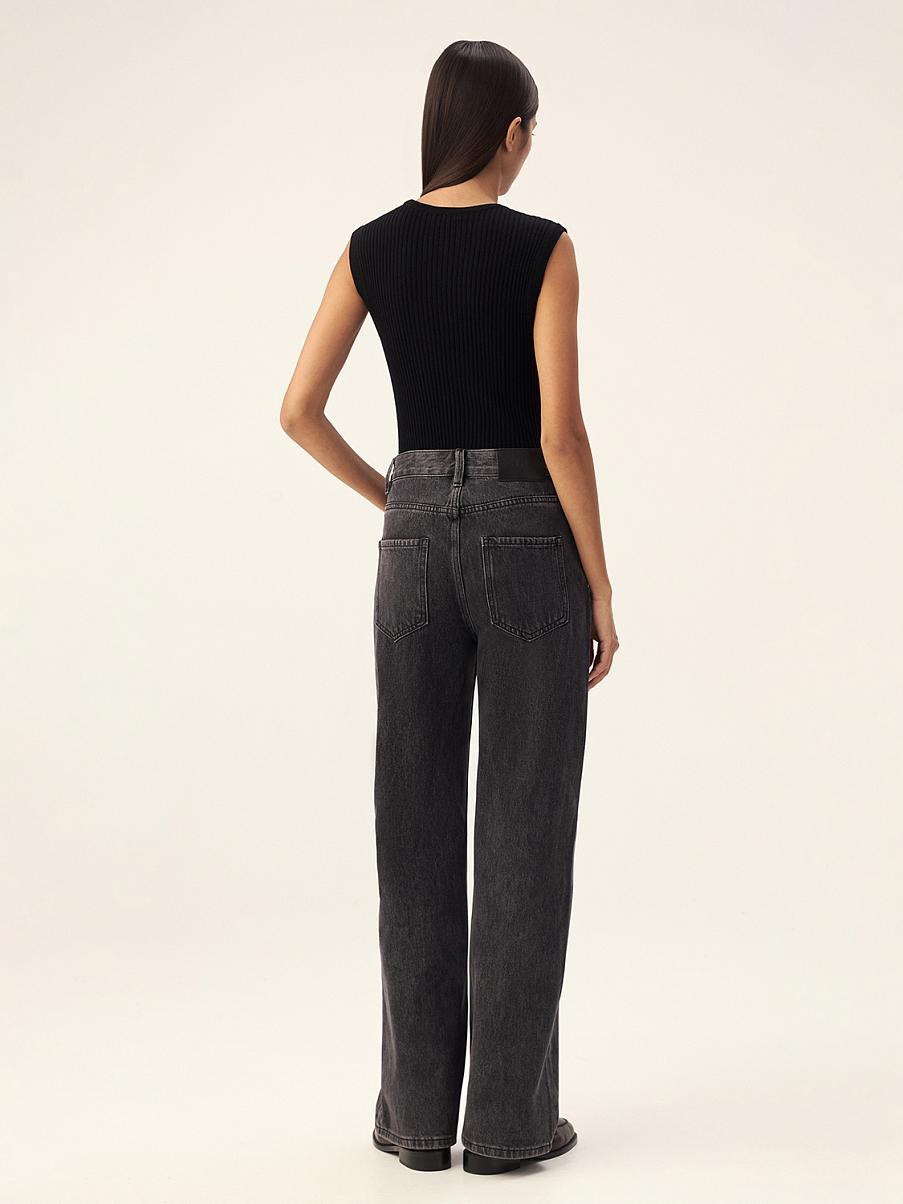 Прямые джинсы со средней посадкой