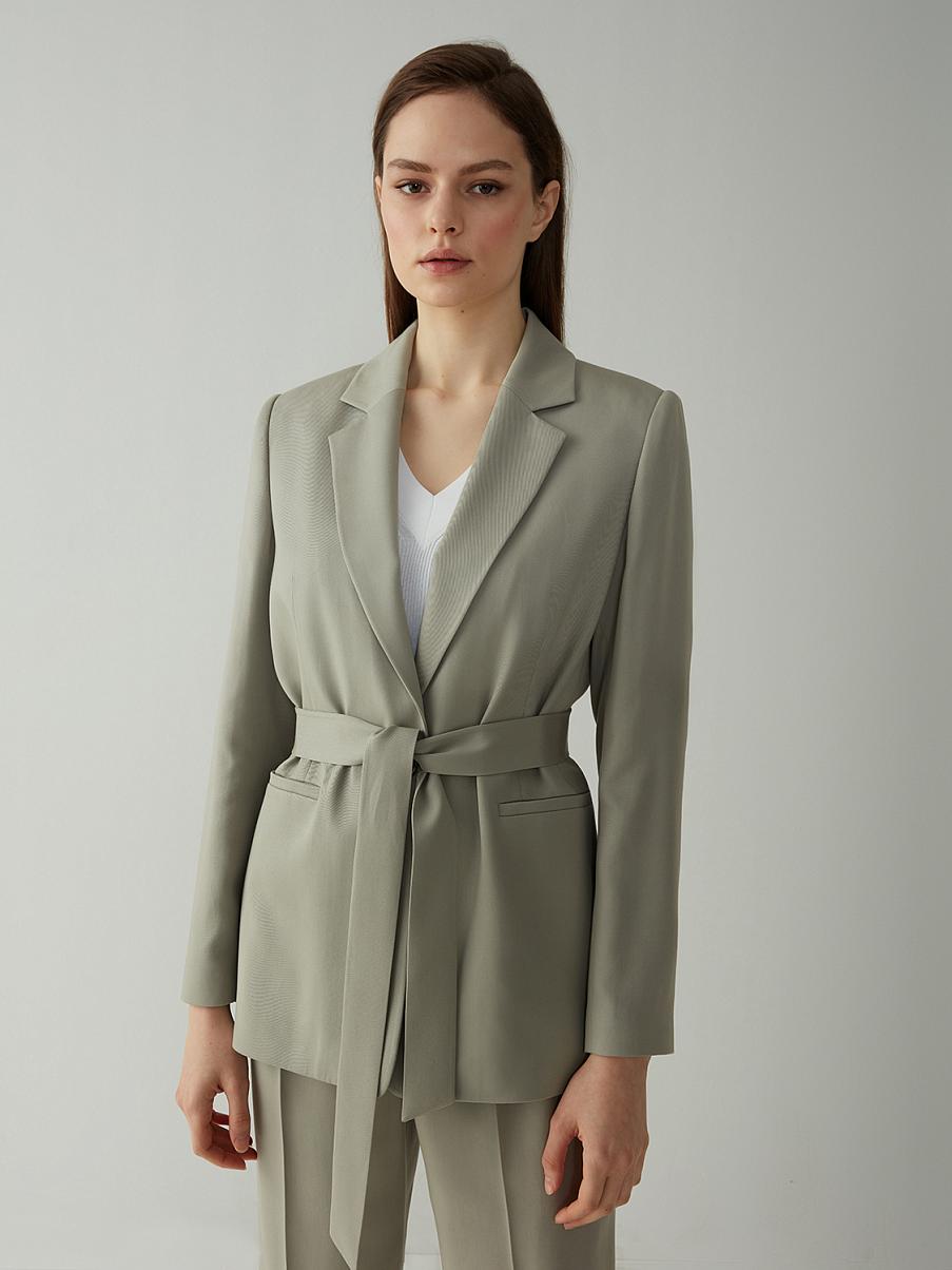 Однобортный жакет с поясом