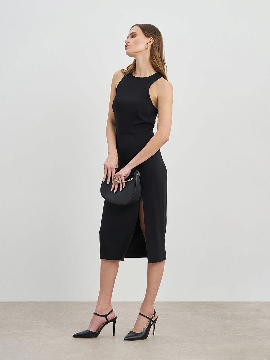 Платье-футляр с разрезом