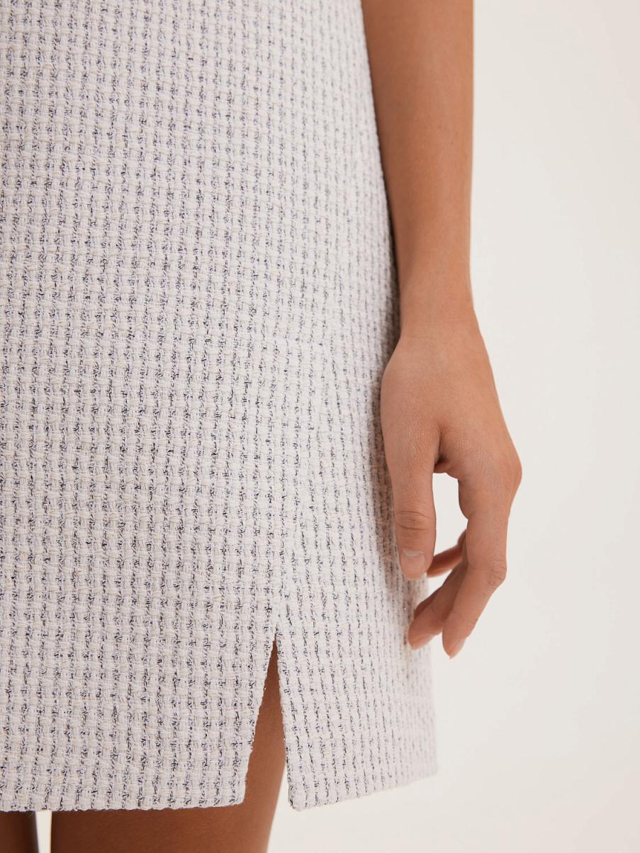 Платье мини без рукавов