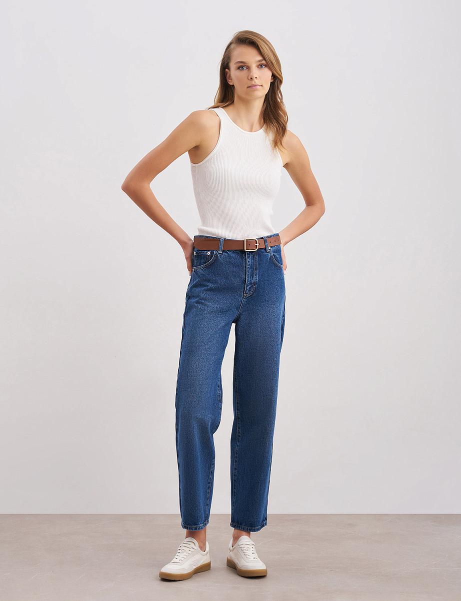 Прямые укороченные джинсы