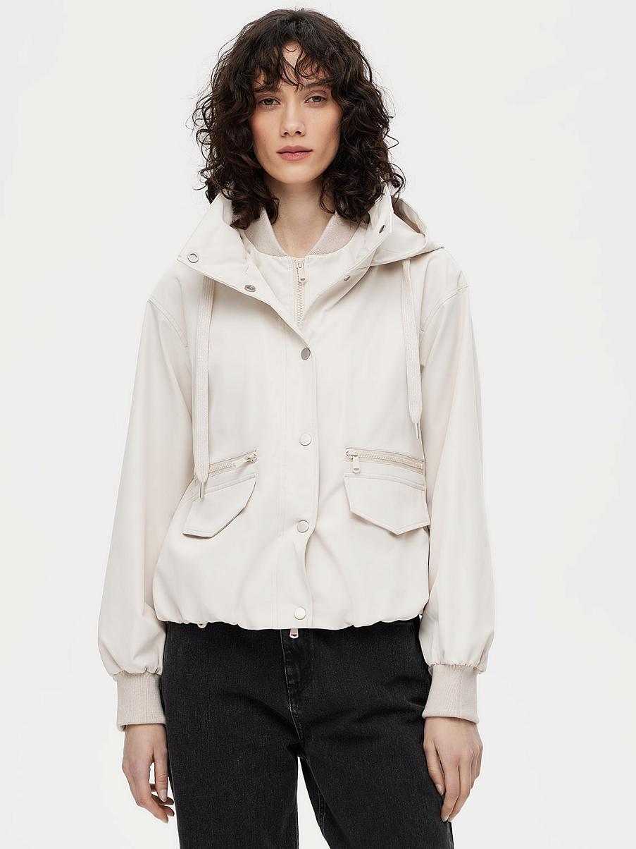 Ветровка с капюшоном