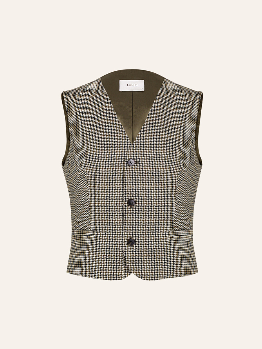 Костюмная жилетка