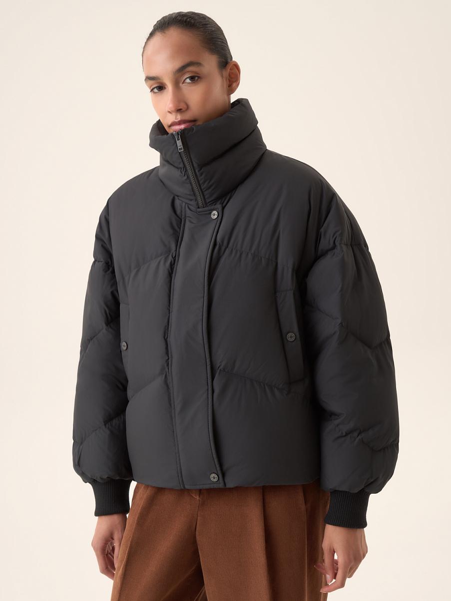 Куртка укороченная с наполнителем из пуха и пера белой утки