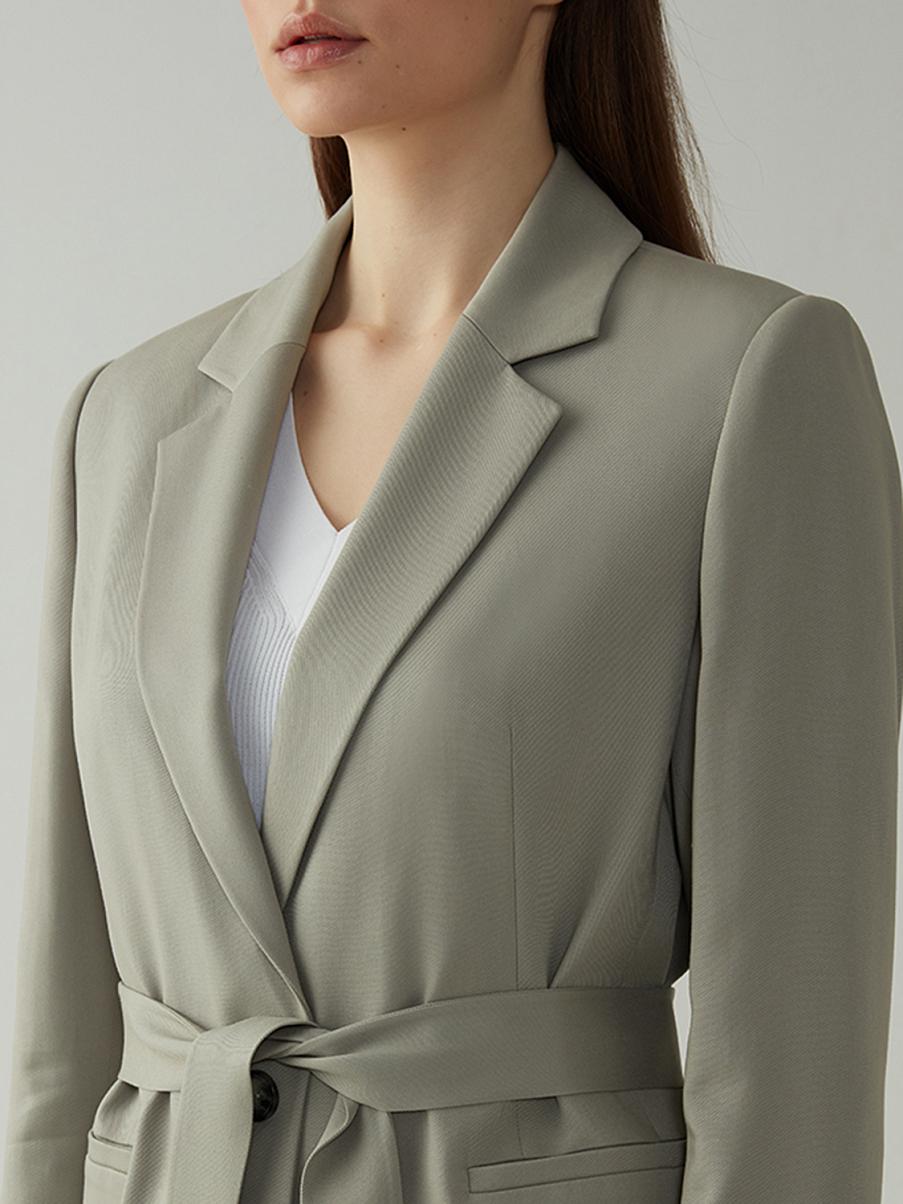 Однобортный жакет с поясом